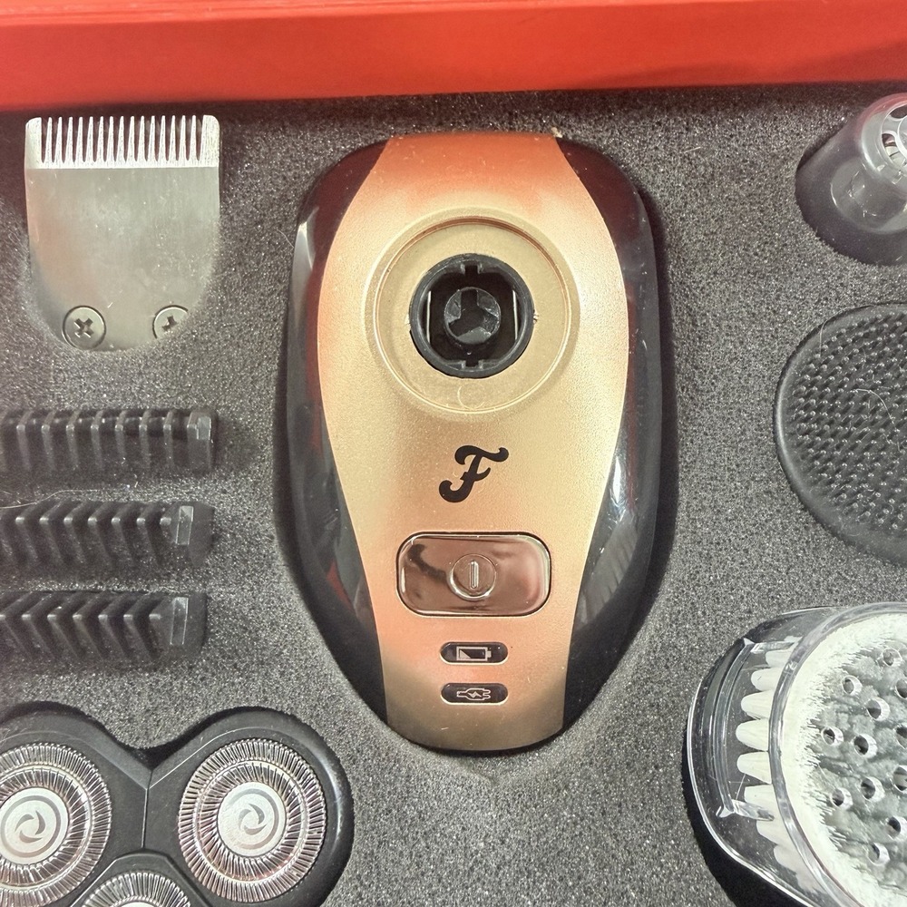 Freebird Flex Series Men's Shaving Kit Electric Rotary Shaver Trimmer - Picture 2 of 14